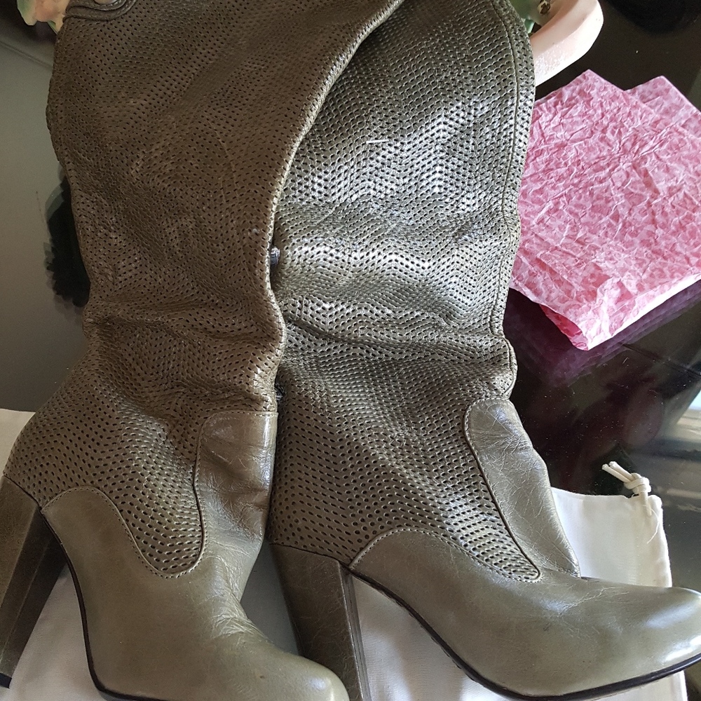 LEATHER SLOUCHY GREY PERFORATED BOOTS